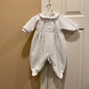 Long-sleeved footed onesie
